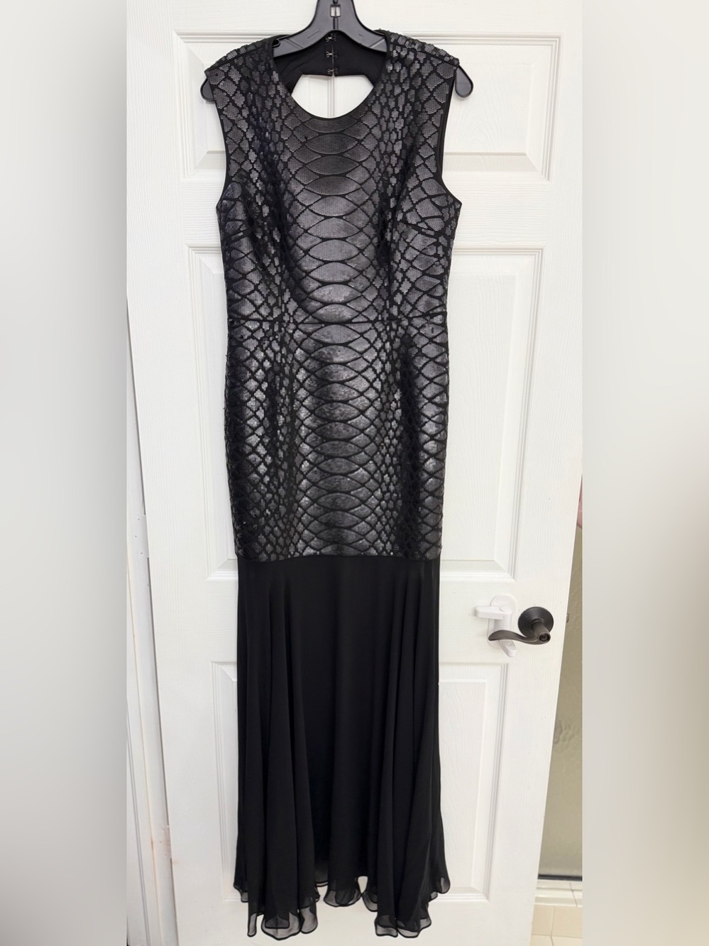 BCBGMaxAzria Black Patterned Sleeveless Maxi Dress